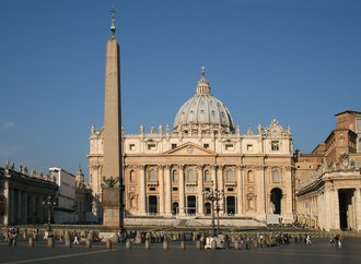 0_Place_Saint-Pierre_-_Vatican.jpg