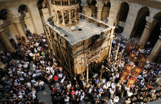 Eglise-du-Saint-Sepulcre-a-Jerusalem-635x357.jpg