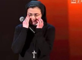 cette-religieuse-a-mis-le-feu-a-la-scene-de-the-voice-italie-201307_w1000.jpg