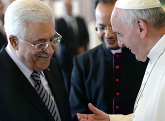 le-pape-francois-s-entretient-avec-le-president-palestinien-mahmoud-abbas-le-17-octobre-2013-au-vatican_4213220.jpg