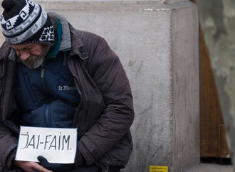 les-sdf-ou-precaires-souffrent-de-la-faim-en-france_4919041.jpg