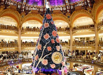 vitrines-de-noel-2013-galeries-lafayette-lea-seydoux-andre-dusollier_4524052.jpg